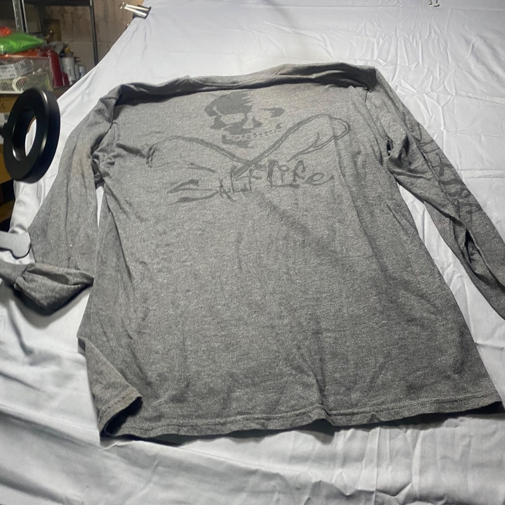 Salt Life Crusher Long Sleeve Pirate Skull Graphic Pocket T-Shirt Gray Men's